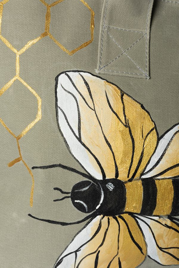 Look Project - Kum Rengi Belo the Bee